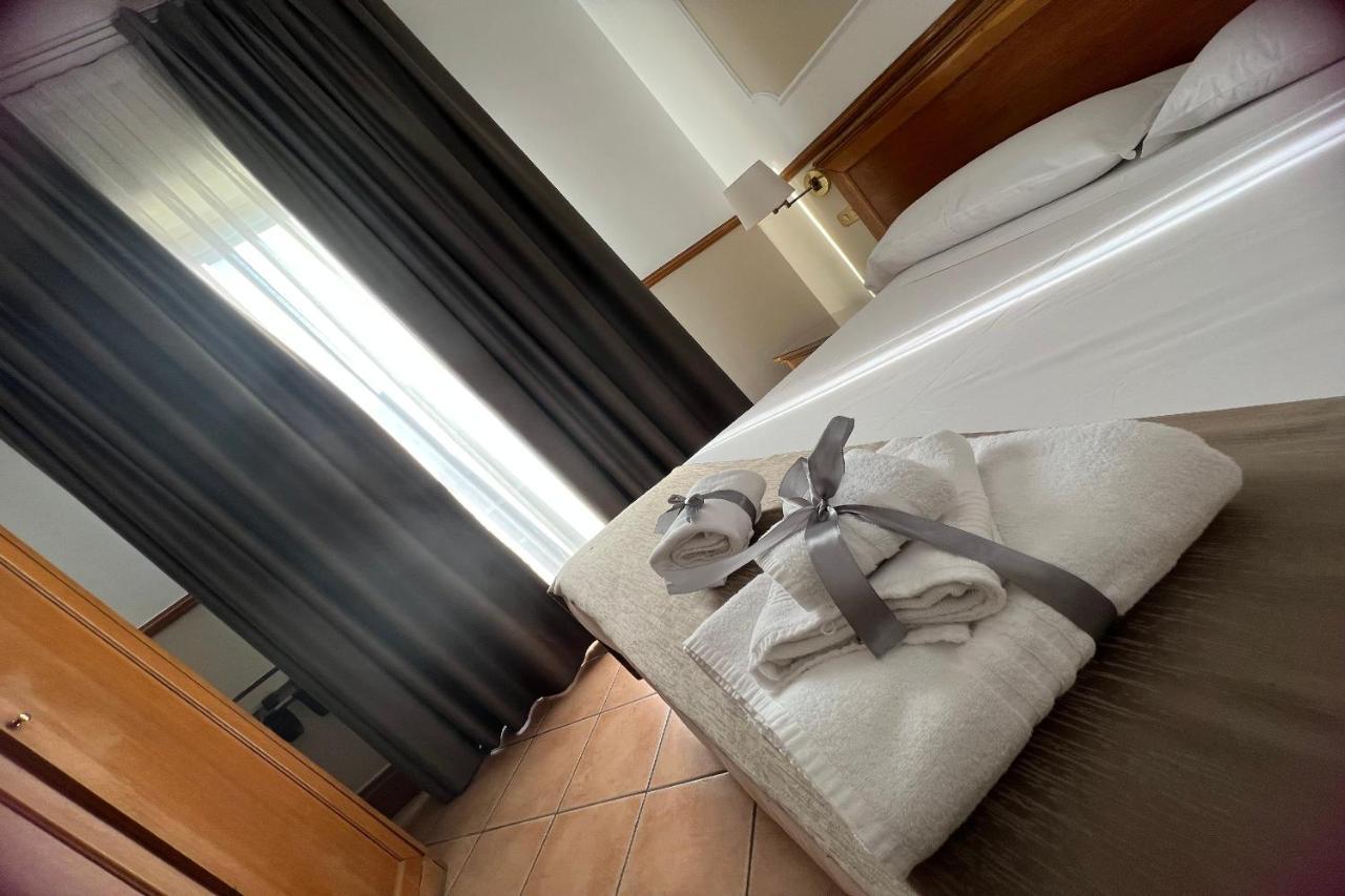 Hotel Leopardi Napoli Dış mekan fotoğraf