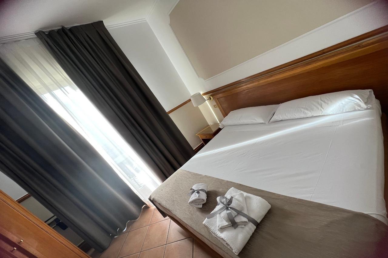 Hotel Leopardi Napoli Dış mekan fotoğraf