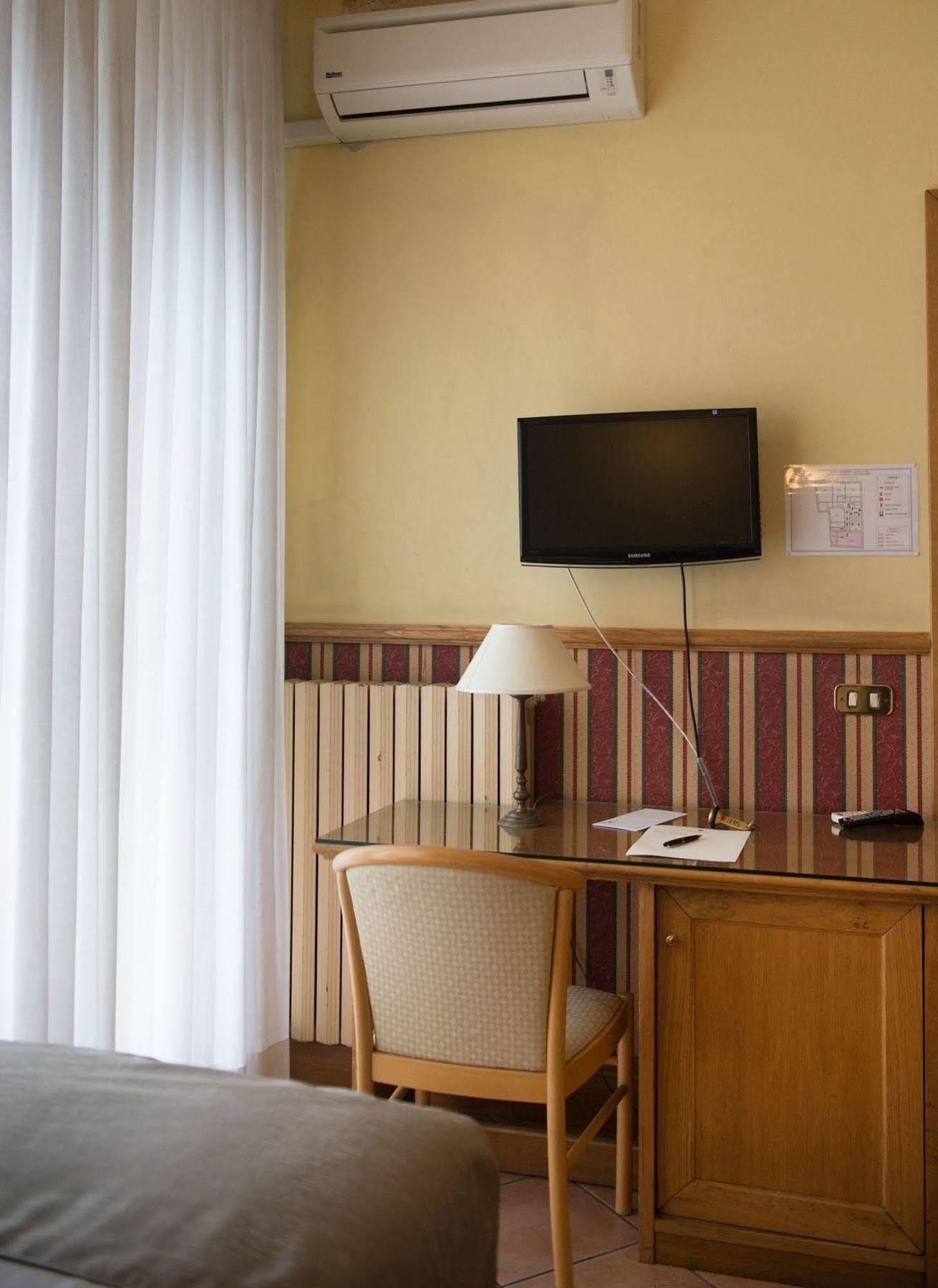 Hotel Leopardi Napoli Dış mekan fotoğraf