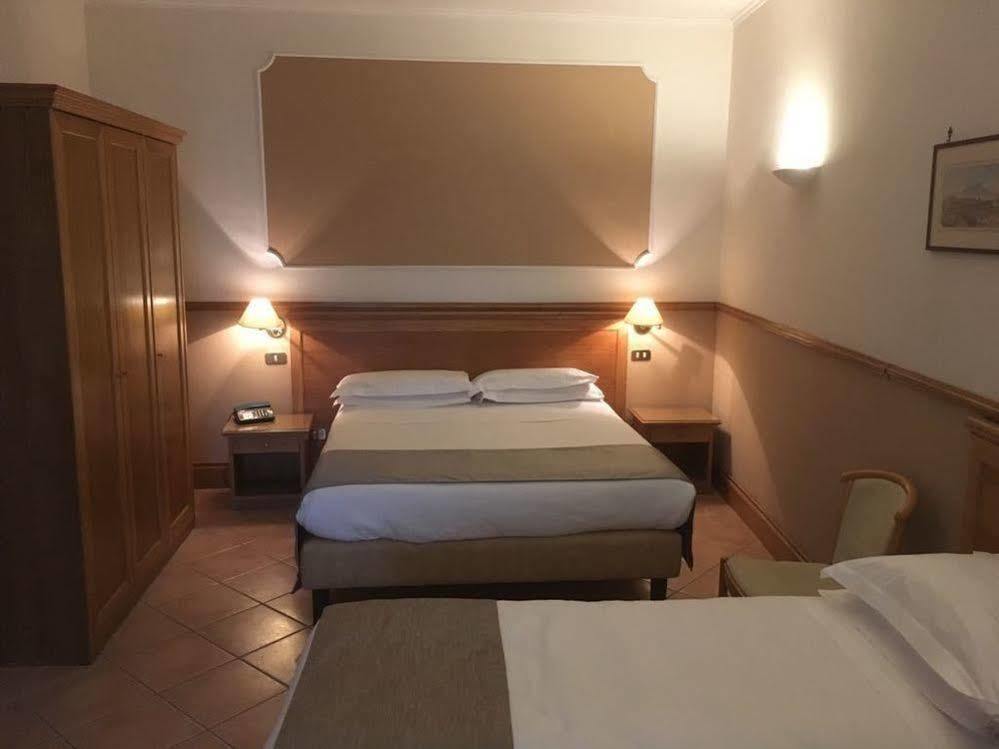 Hotel Leopardi Napoli Dış mekan fotoğraf